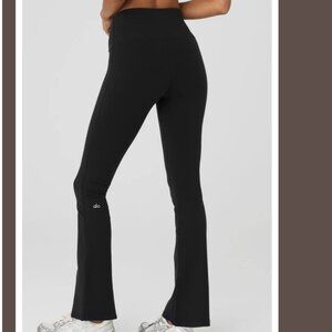 Alo Airbrush Bootcut Legging - Black (Size M)